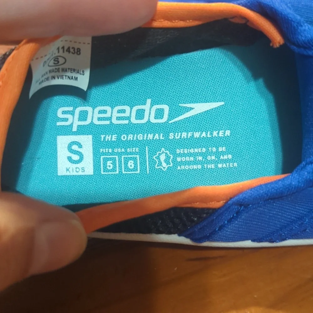NWT‎ Speedo little boys water shoes size 5-6